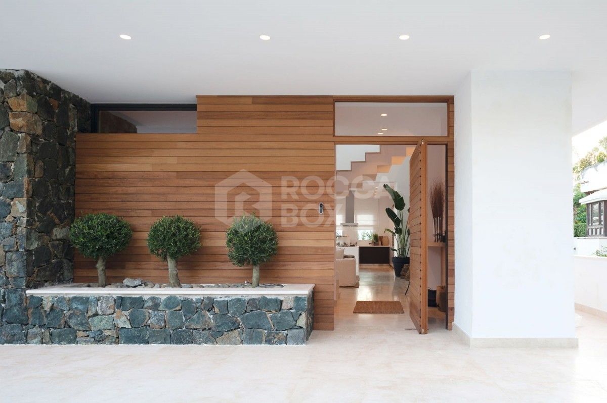 Brand new 5 bed villa for sale in la quinta in Marbella