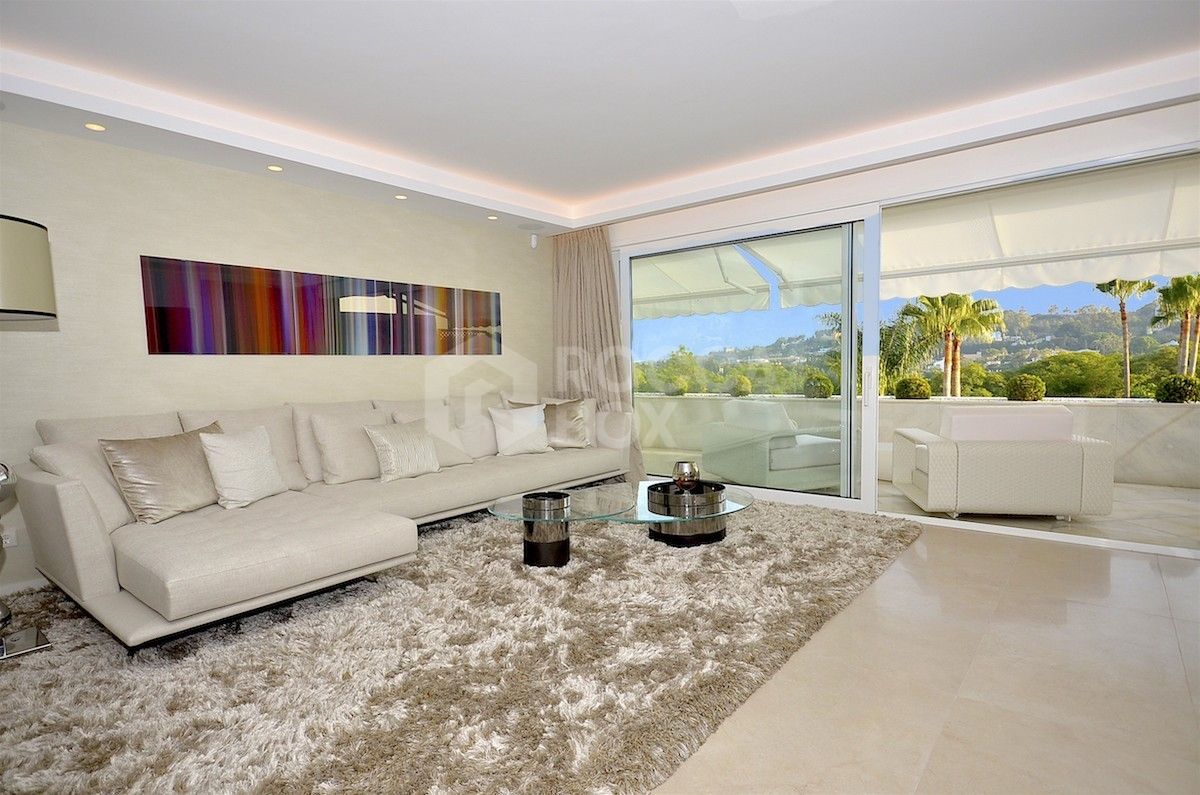 4 bedroom penthouse in nueva andalucia las brisas for sale