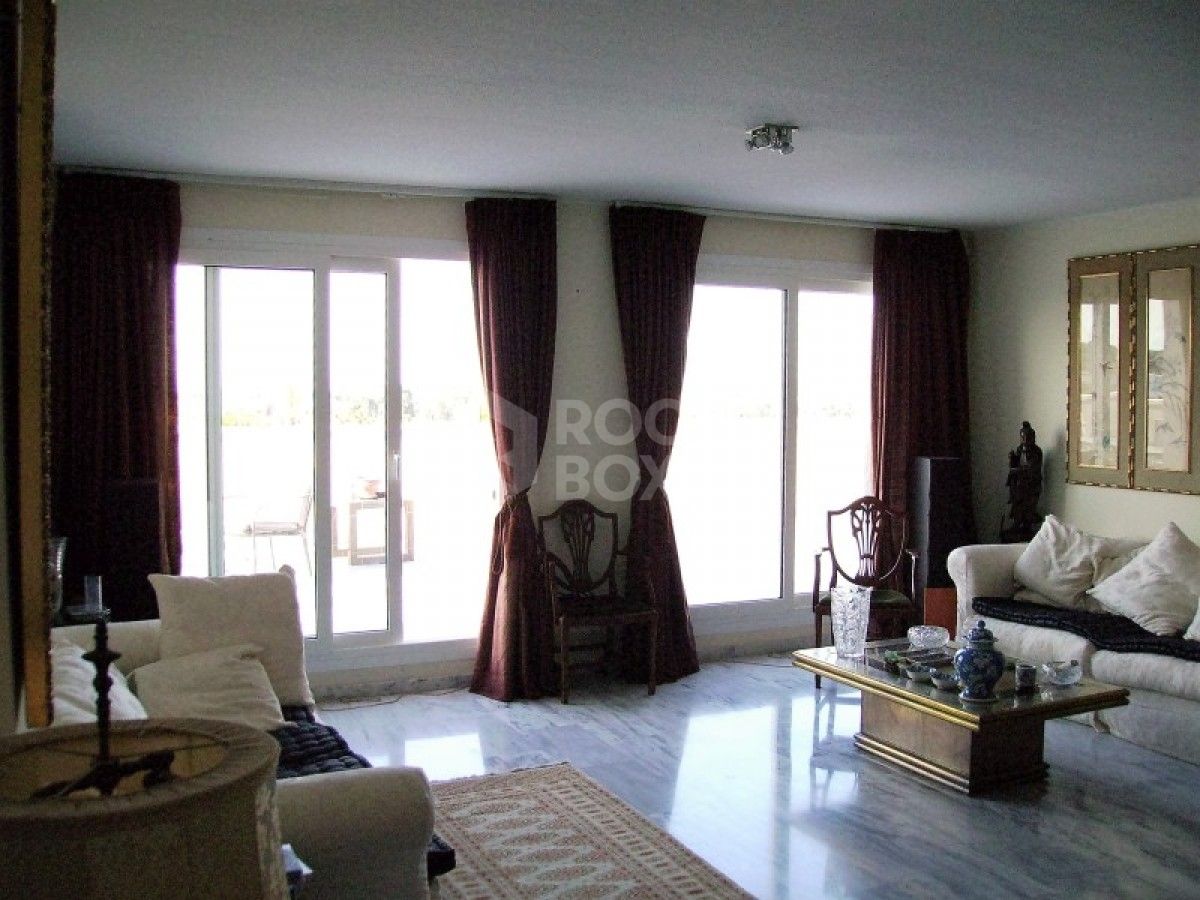 3 Bed Penthouse for sale in Puerto Banus/Nueva Andalucia