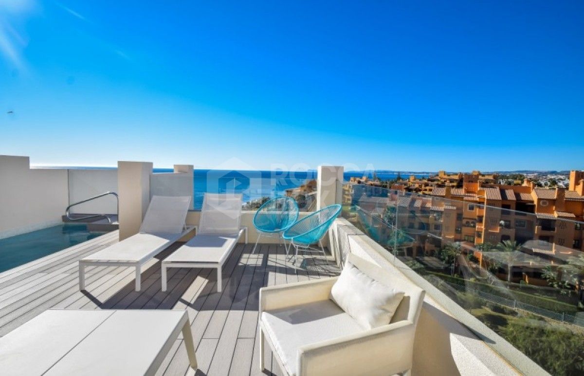 Spectacular 3 bed Penthouse for sale in Bahia Plata in Estepona