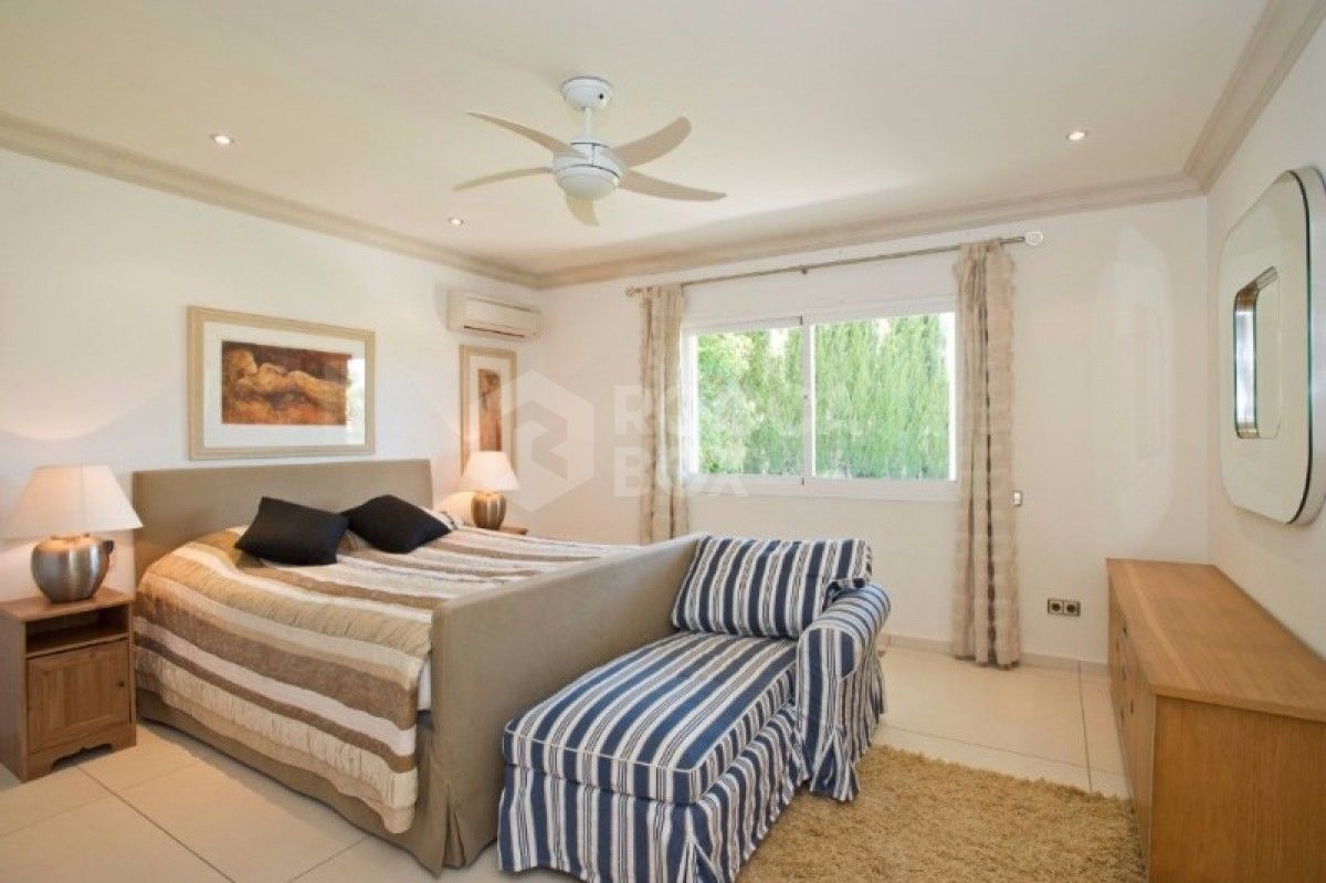 5 Bed Stylish Villa on Front Line Golf