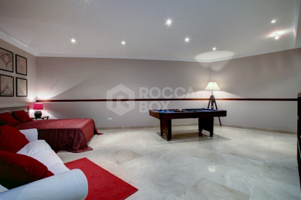 Beautiful 4 bed villa for sale in La Quinta in Benahavis