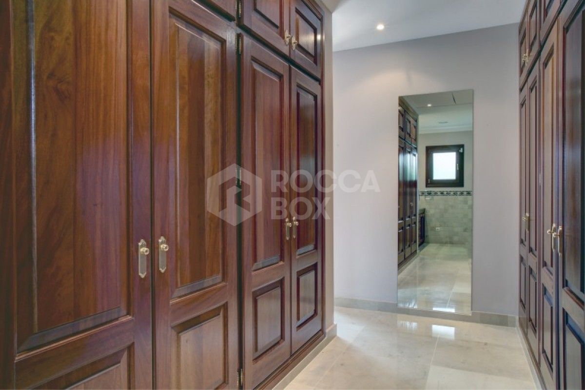 Beautiful 4 bed villa for sale in La Quinta in Benahavis