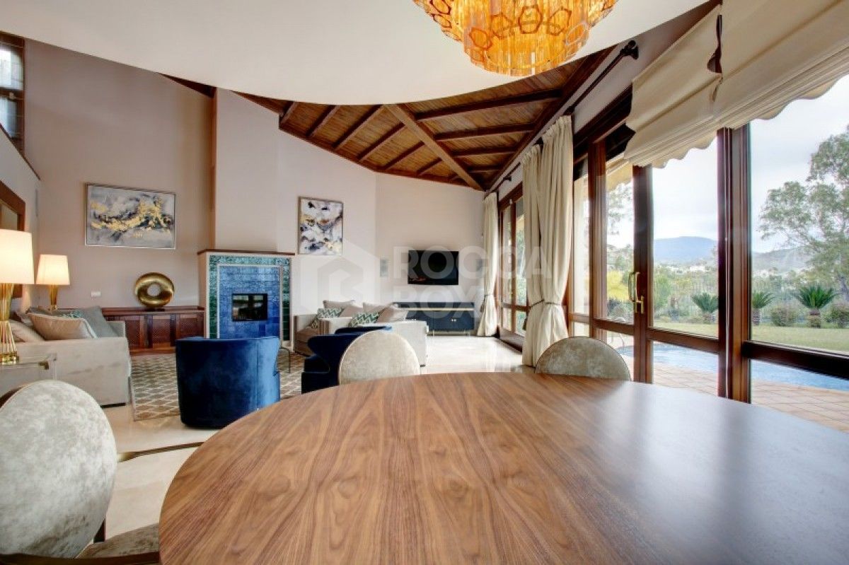 Beautiful 4 bed villa for sale in La Quinta in Benahavis