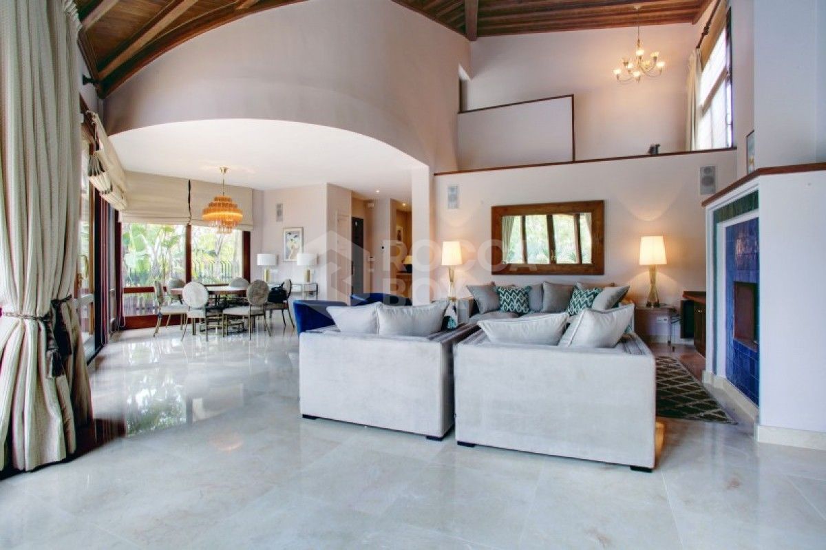 Beautiful 4 bed villa for sale in La Quinta in Benahavis