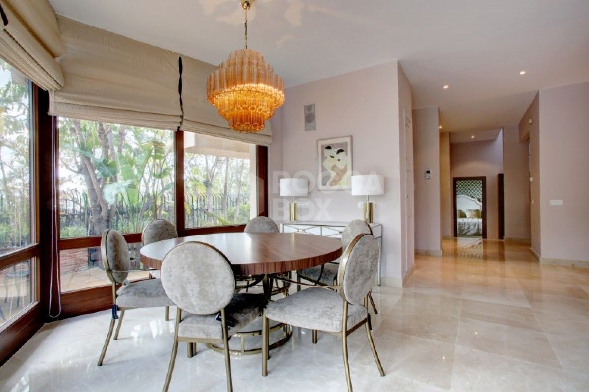 Beautiful 4 bed villa for sale in La Quinta in Benahavis