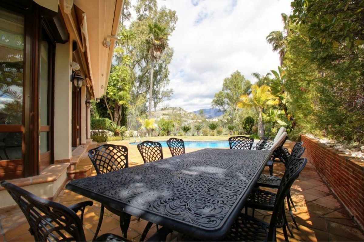 Beautiful 4 bed villa for sale in La Quinta in Benahavis