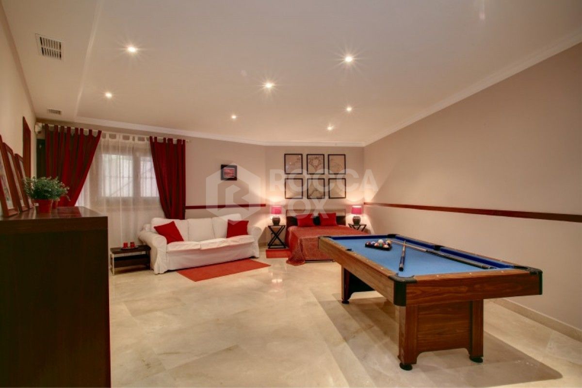 Beautiful 4 bed villa for sale in La Quinta in Benahavis