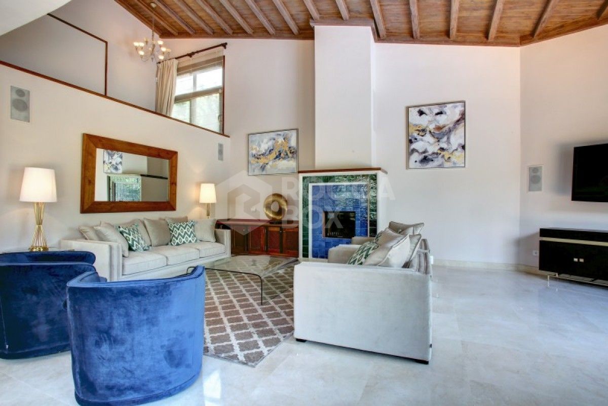 Beautiful 4 bed villa for sale in La Quinta in Benahavis