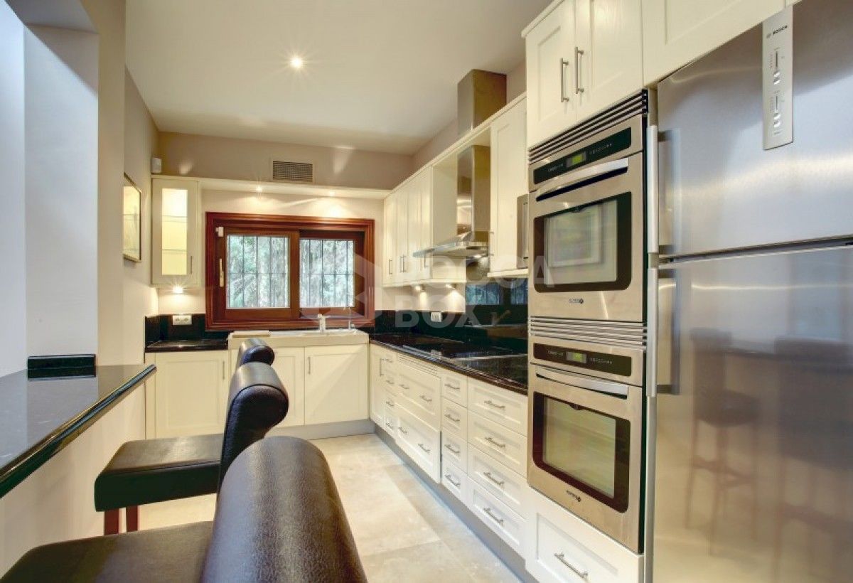 Beautiful 4 bed villa for sale in La Quinta in Benahavis