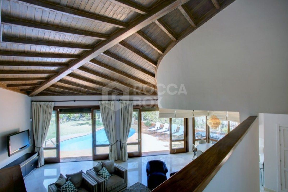 Beautiful 4 bed villa for sale in La Quinta in Benahavis