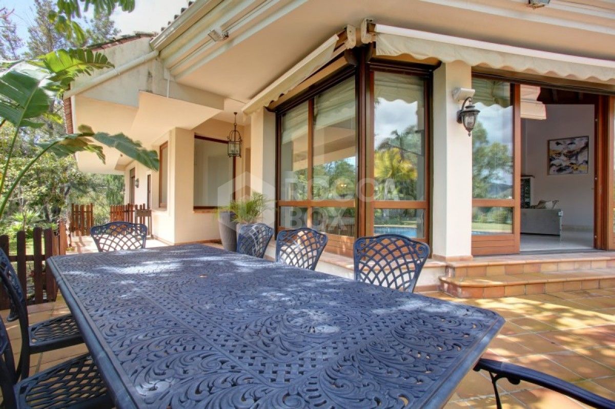 Beautiful 4 bed villa for sale in La Quinta in Benahavis