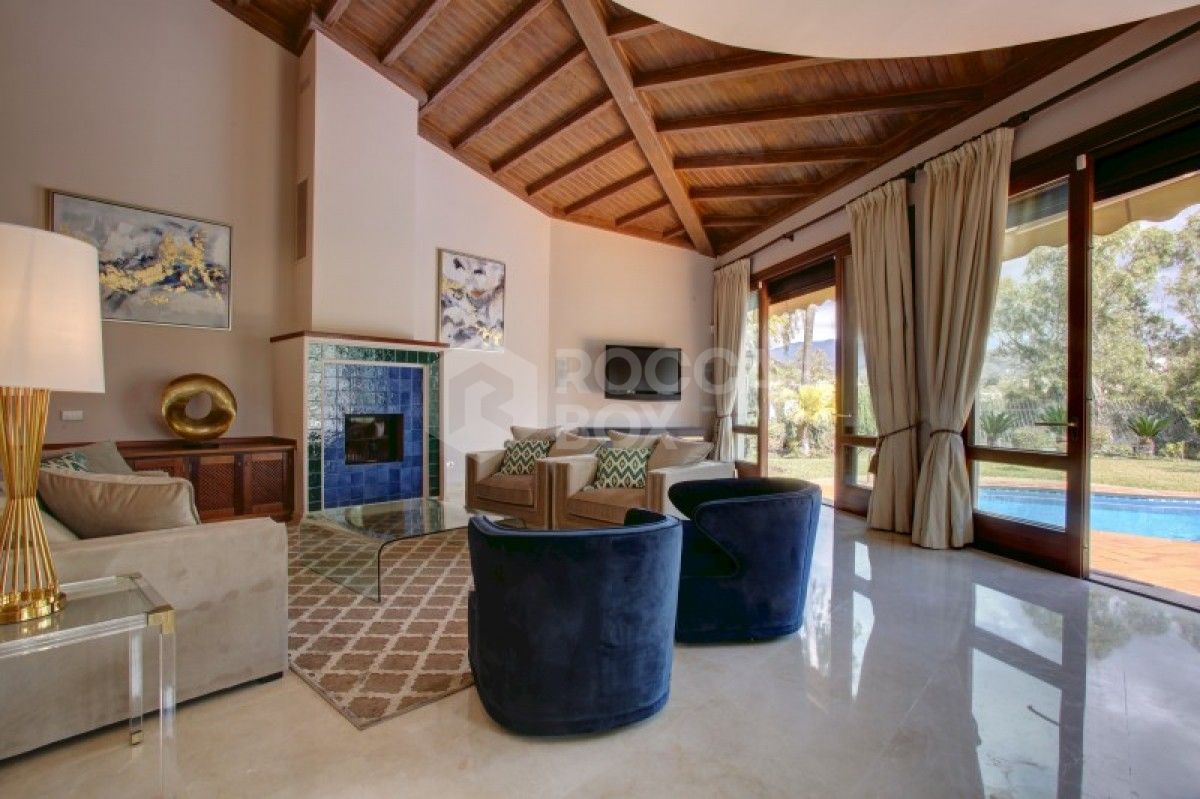 Beautiful 4 bed villa for sale in La Quinta in Benahavis
