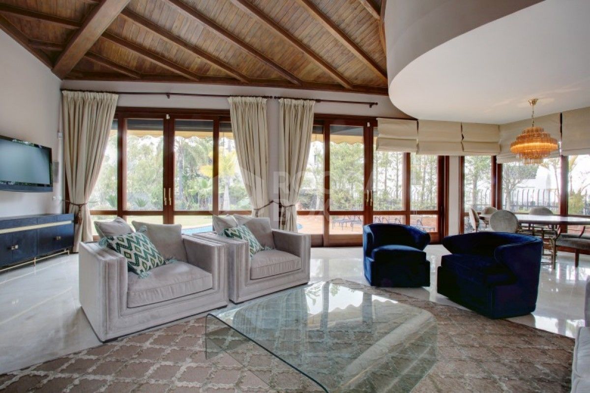 Beautiful 4 bed villa for sale in La Quinta in Benahavis