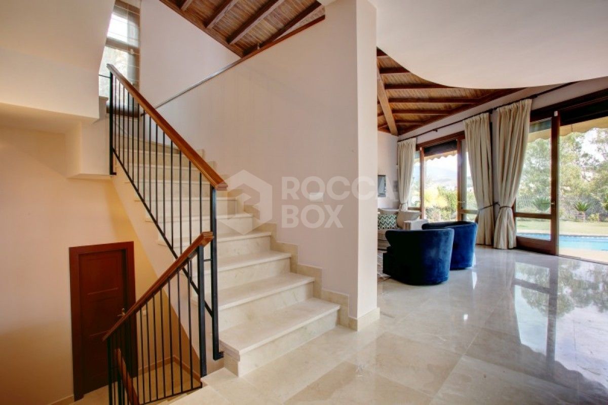 Beautiful 4 bed villa for sale in La Quinta in Benahavis