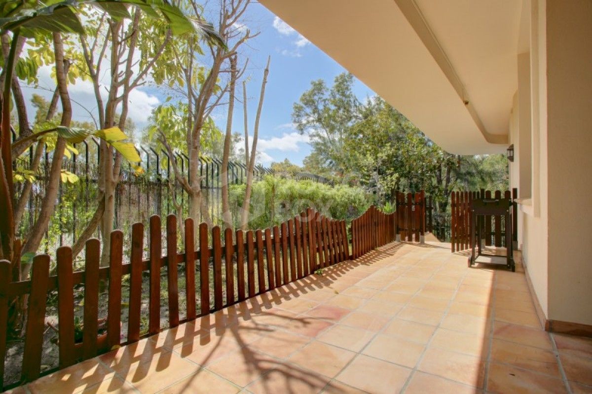 Beautiful 4 bed villa for sale in La Quinta in Benahavis