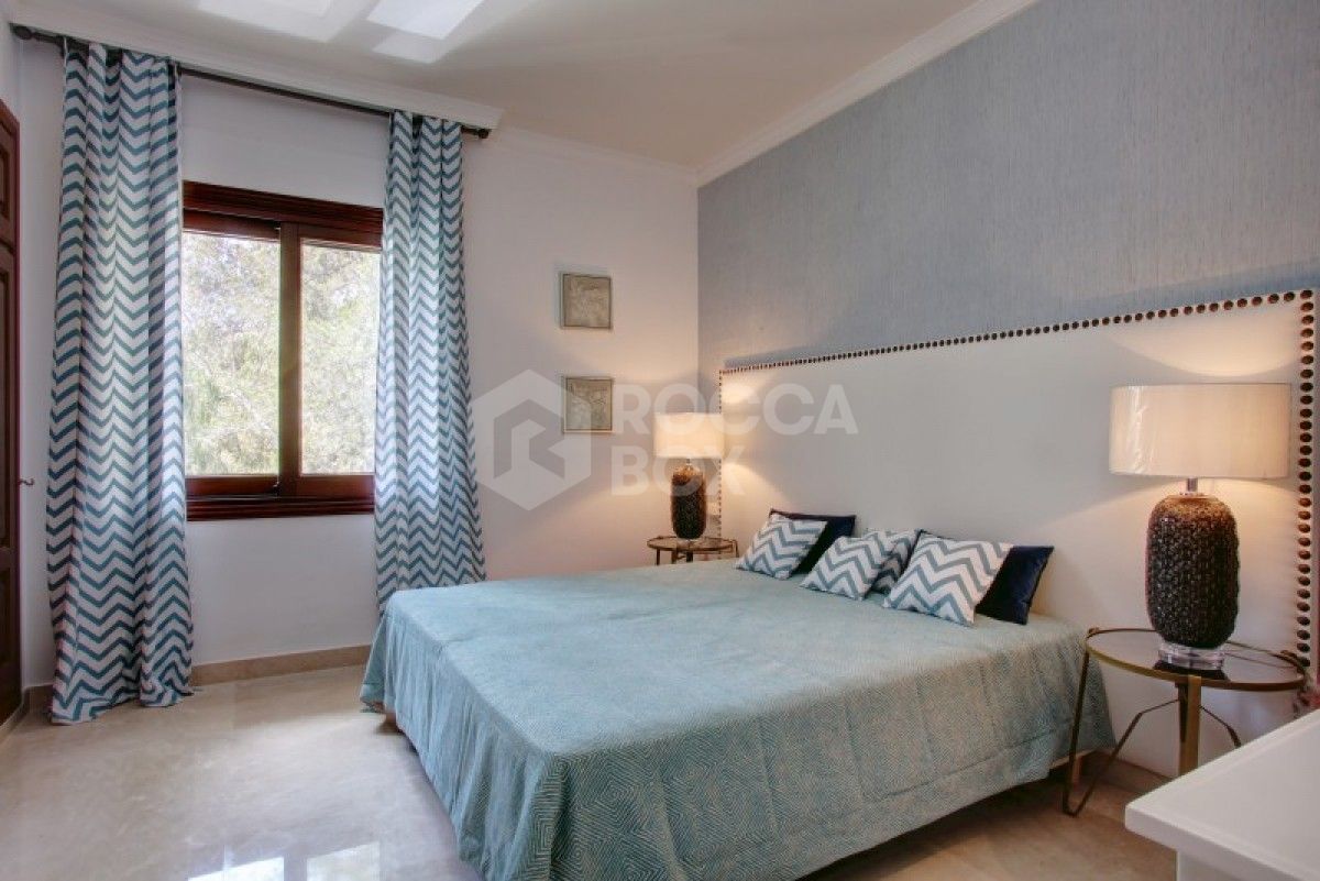 Beautiful 4 bed villa for sale in La Quinta in Benahavis