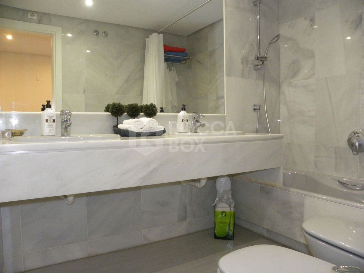 Apartment in Nueva Andalucia for sale