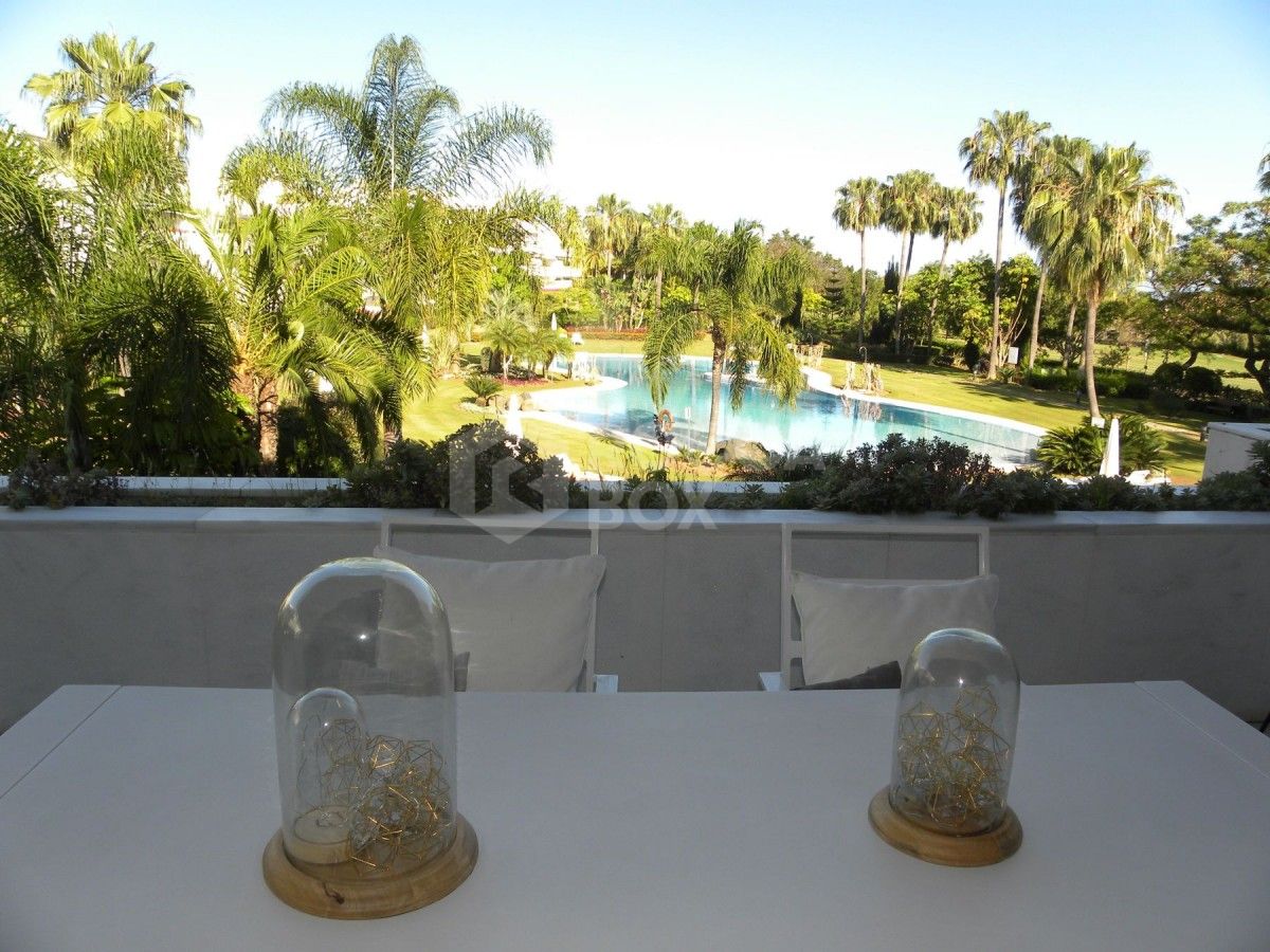 Apartment in Nueva Andalucia for sale