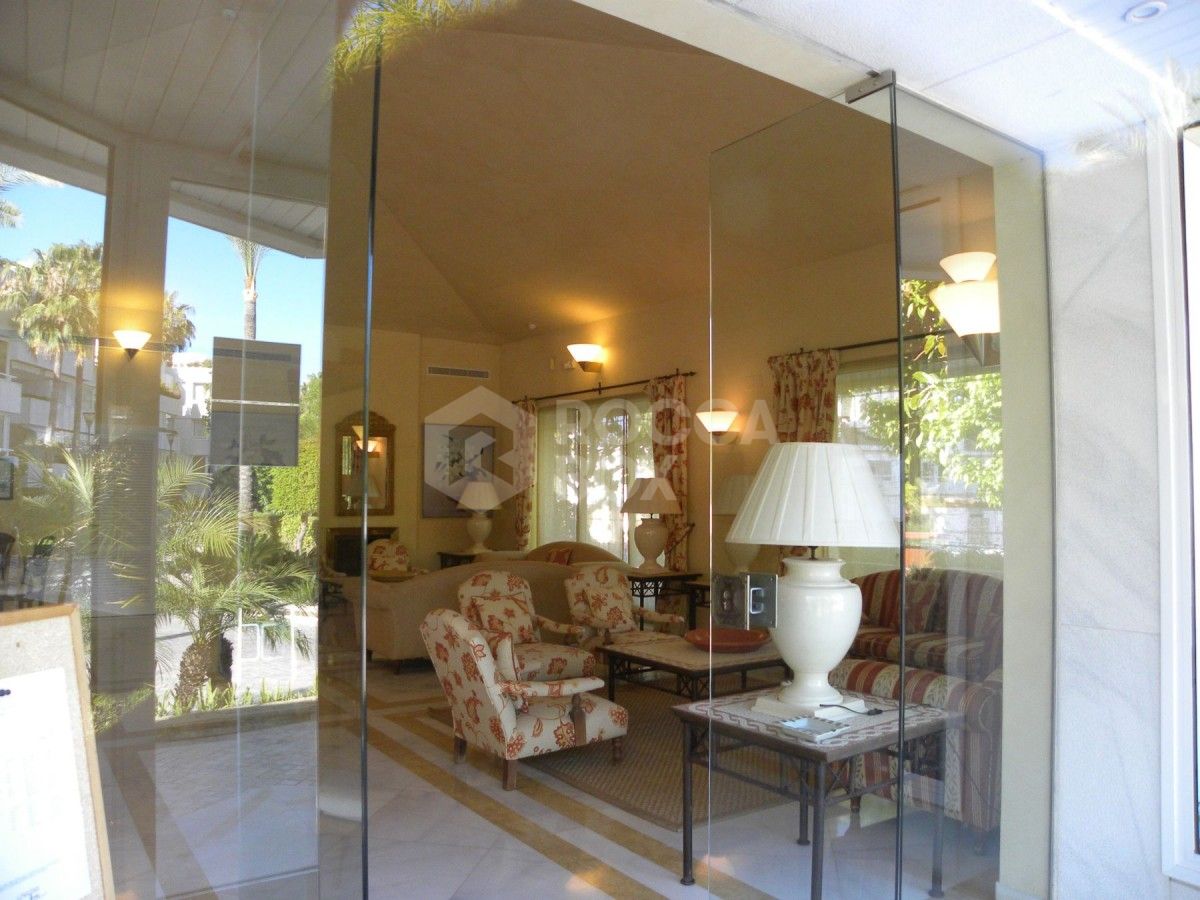 Apartment in Nueva Andalucia for sale