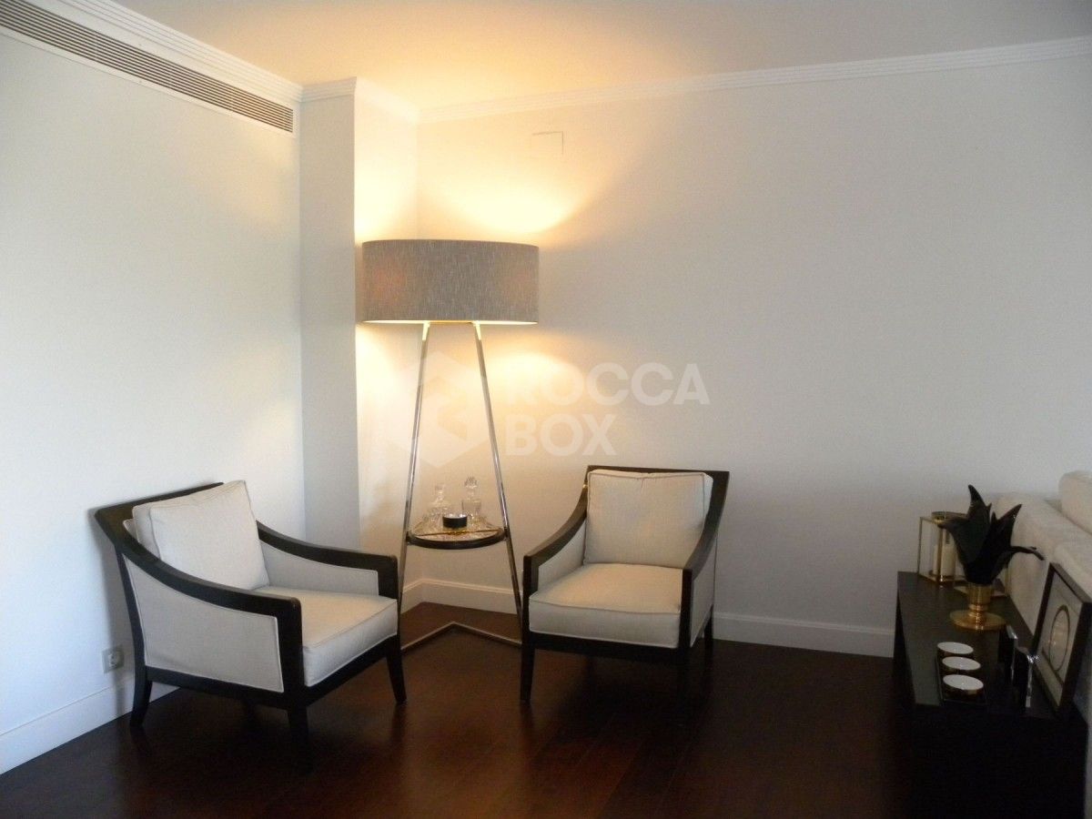 Apartment in Nueva Andalucia for sale