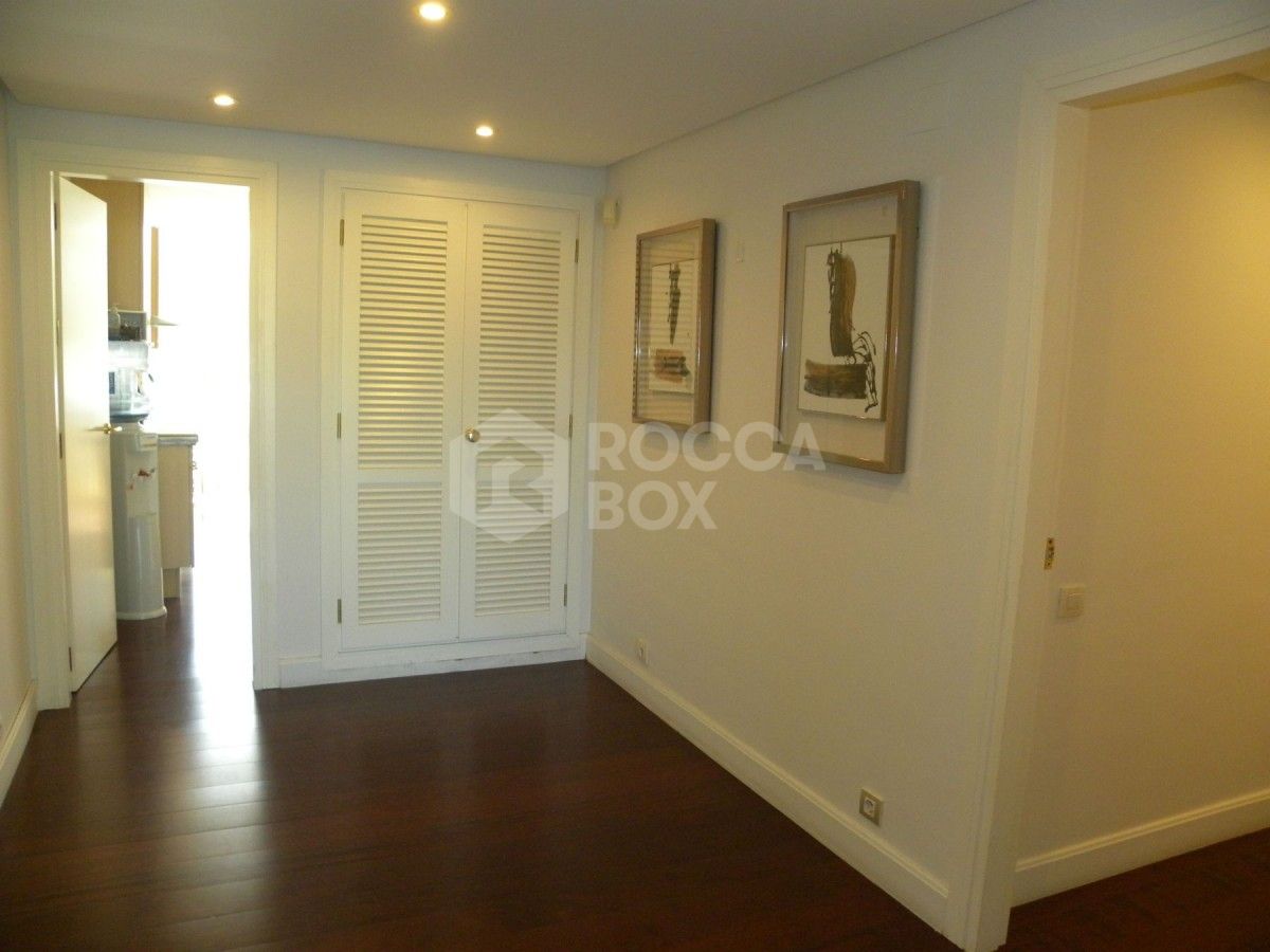 Apartment in Nueva Andalucia for sale