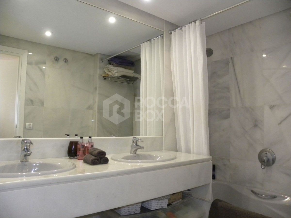 Apartment in Nueva Andalucia for sale