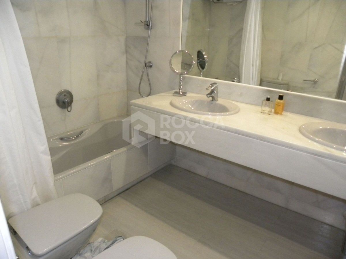 Apartment in Nueva Andalucia for sale