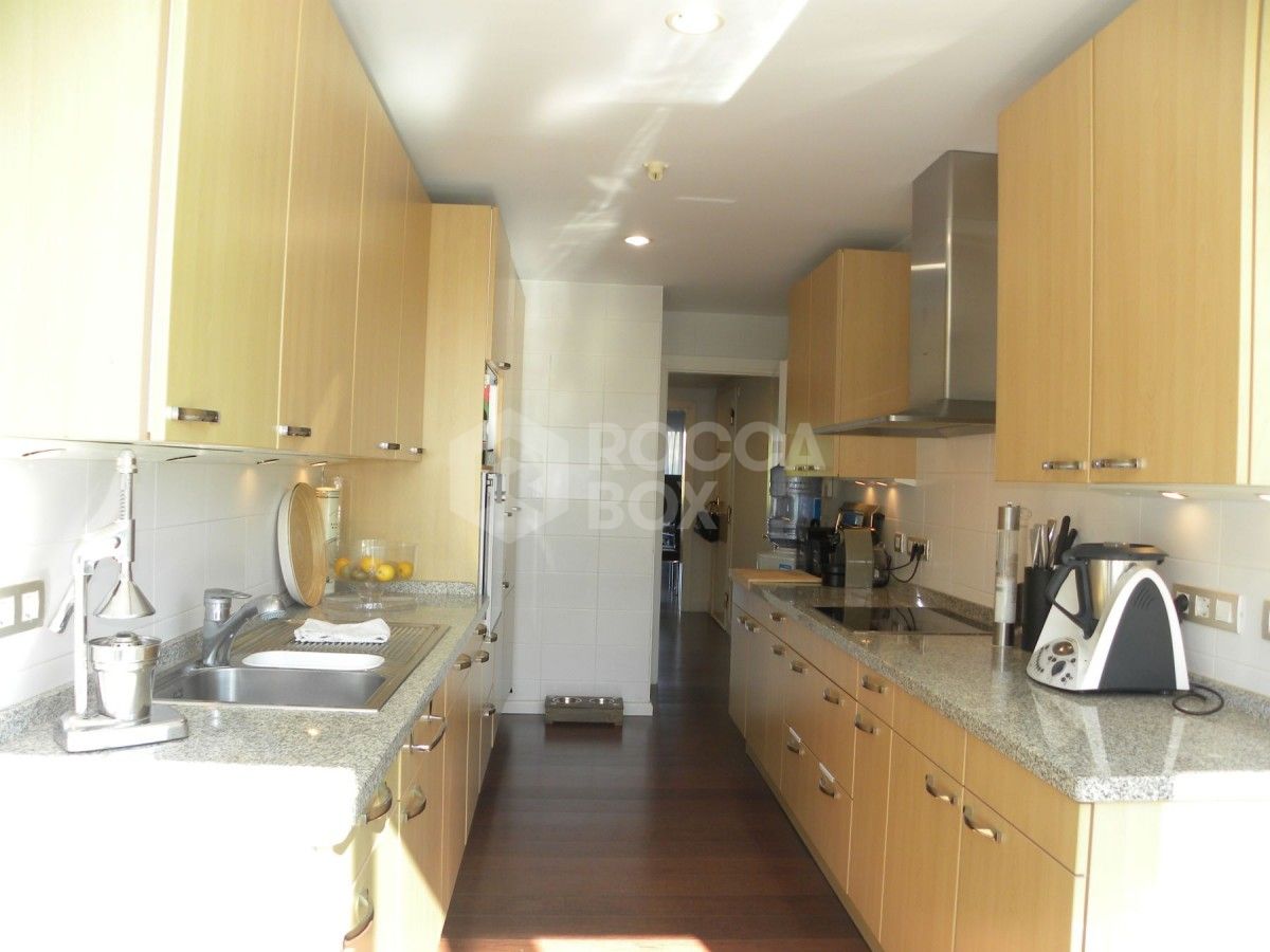 Apartment in Nueva Andalucia for sale