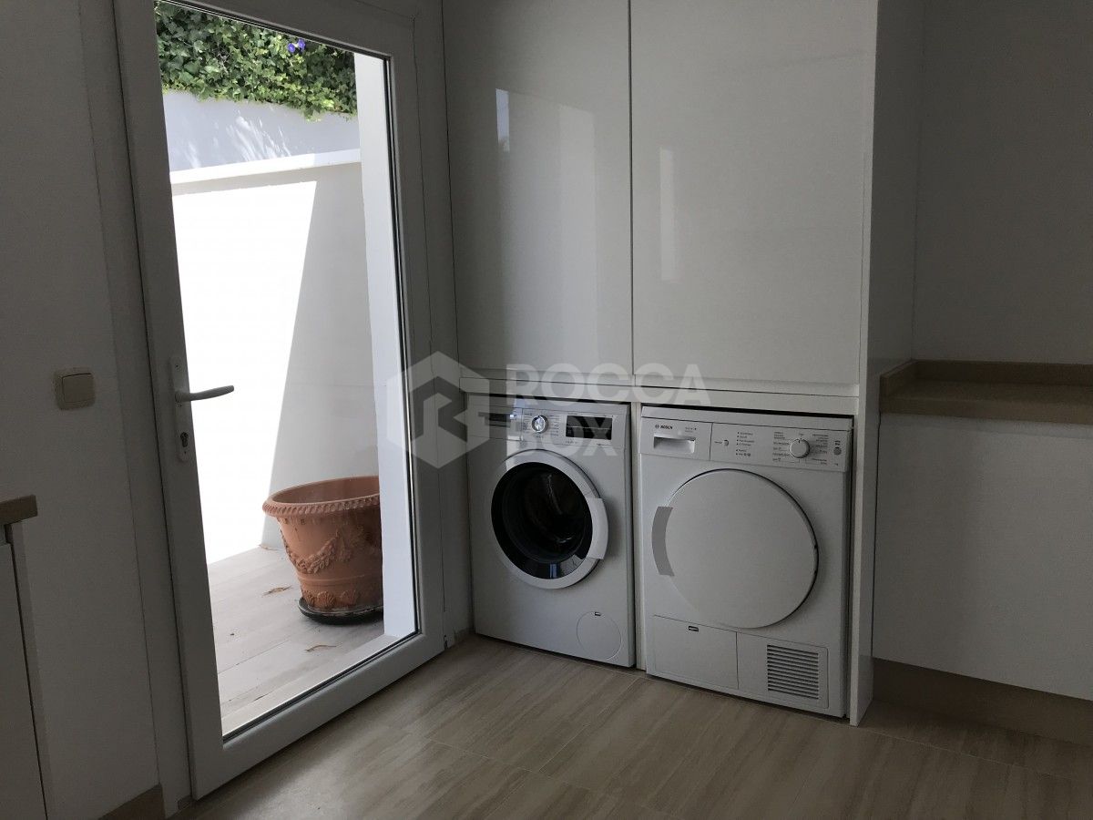 ULTRA MODERN 2 BED APARTMENT IN NUEVA ANDALUCIA