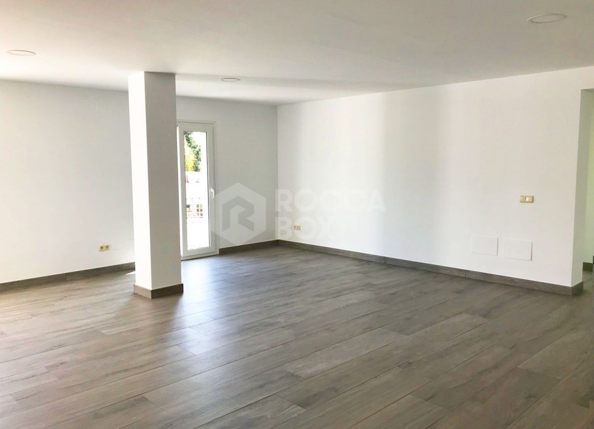 ULTRA MODERN 2 BED APARTMENT IN NUEVA ANDALUCIA