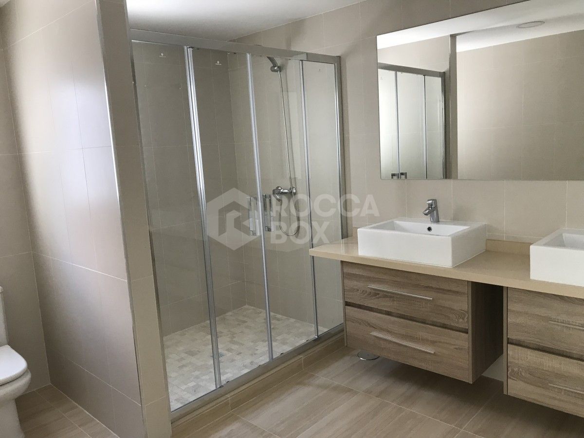ULTRA MODERN 2 BED APARTMENT IN NUEVA ANDALUCIA