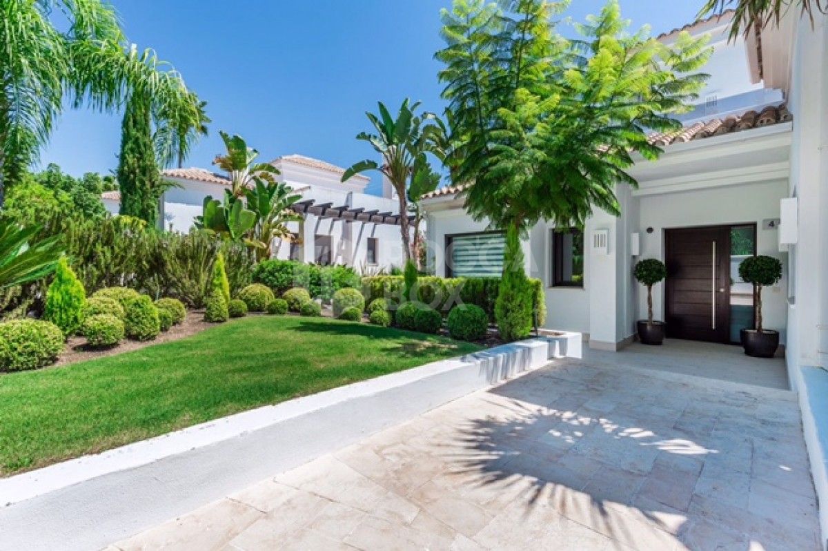 Luxury Villa for sale in Las Lomas de Magna Marbella