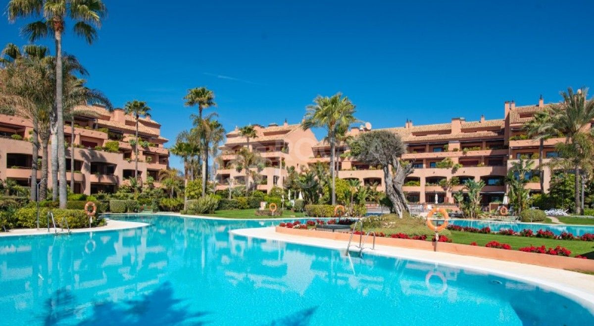 Beautiful 3 bed Front Line Beach Apartment in malibu Puerto Banus