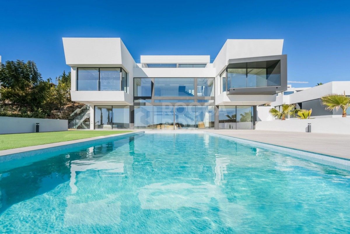 New incredible contemporary villa in Benahavis for sale