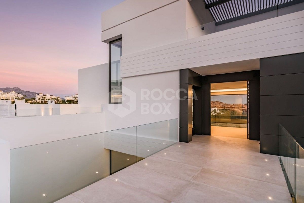 New incredible contemporary villa in Benahavis for sale