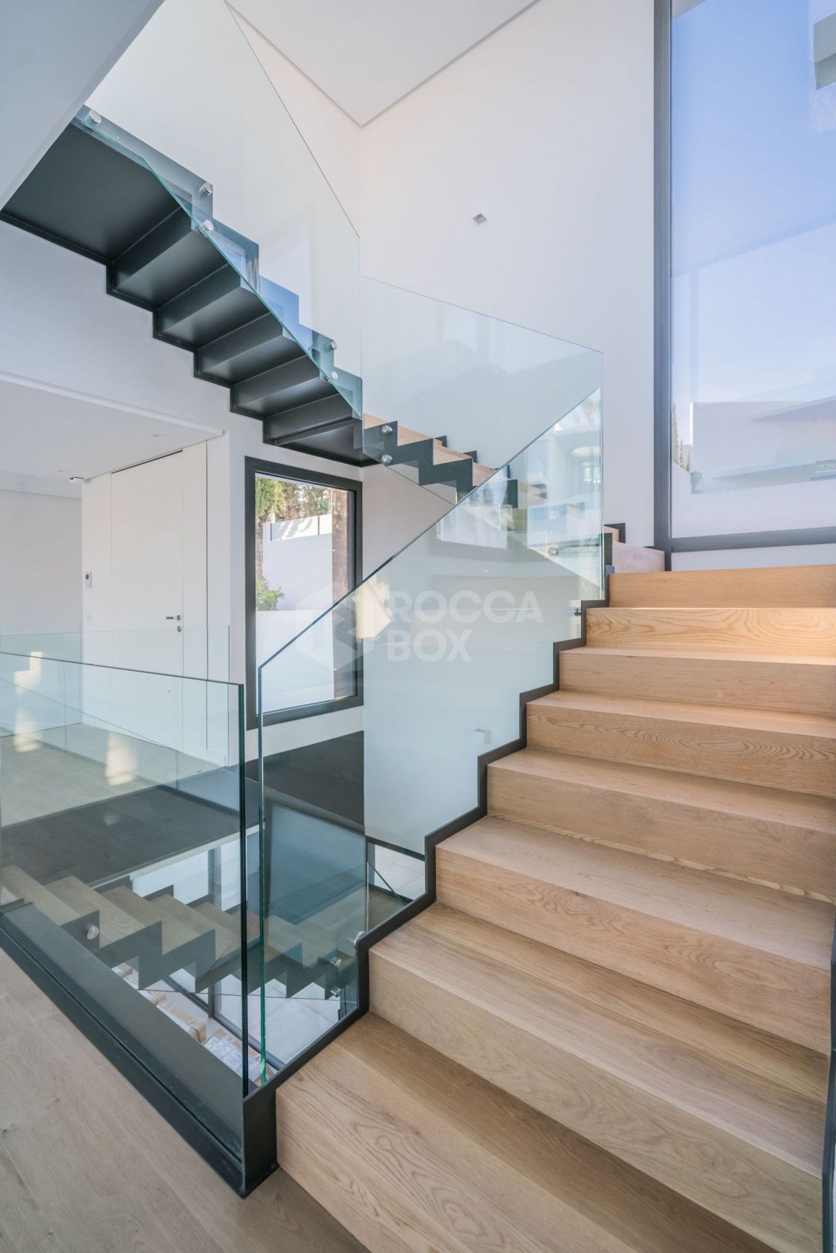 New incredible contemporary villa in Benahavis for sale