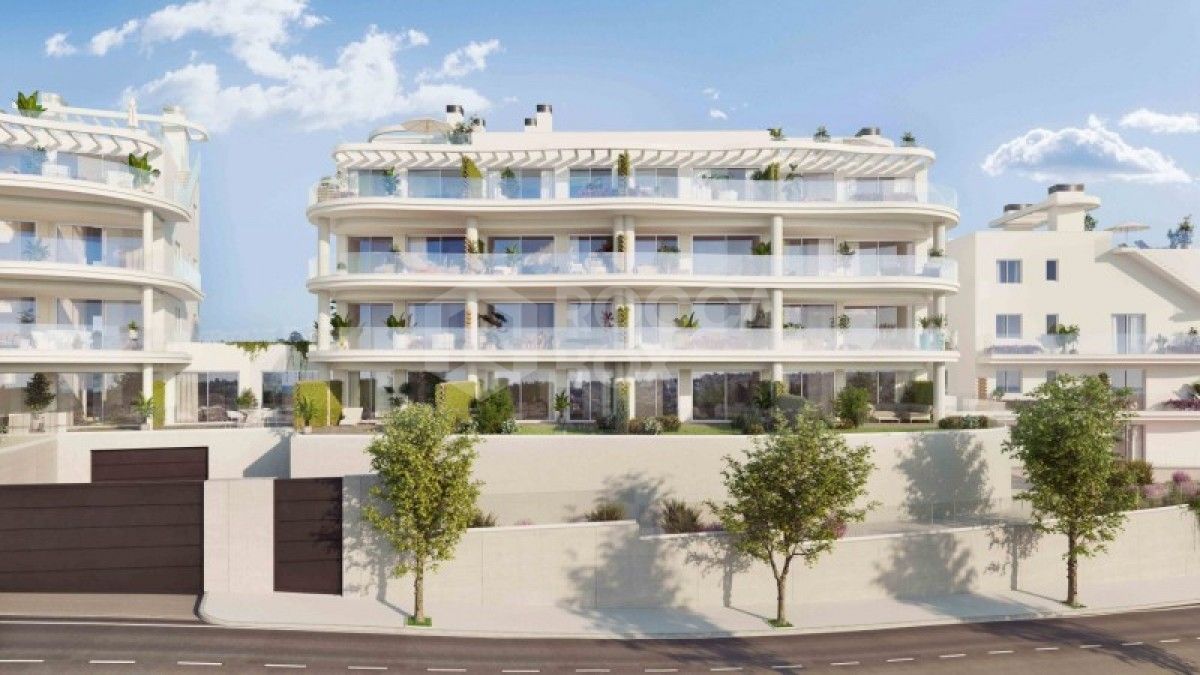 Fantastic 2 and 3 bed apartment for sale in Fuengirola