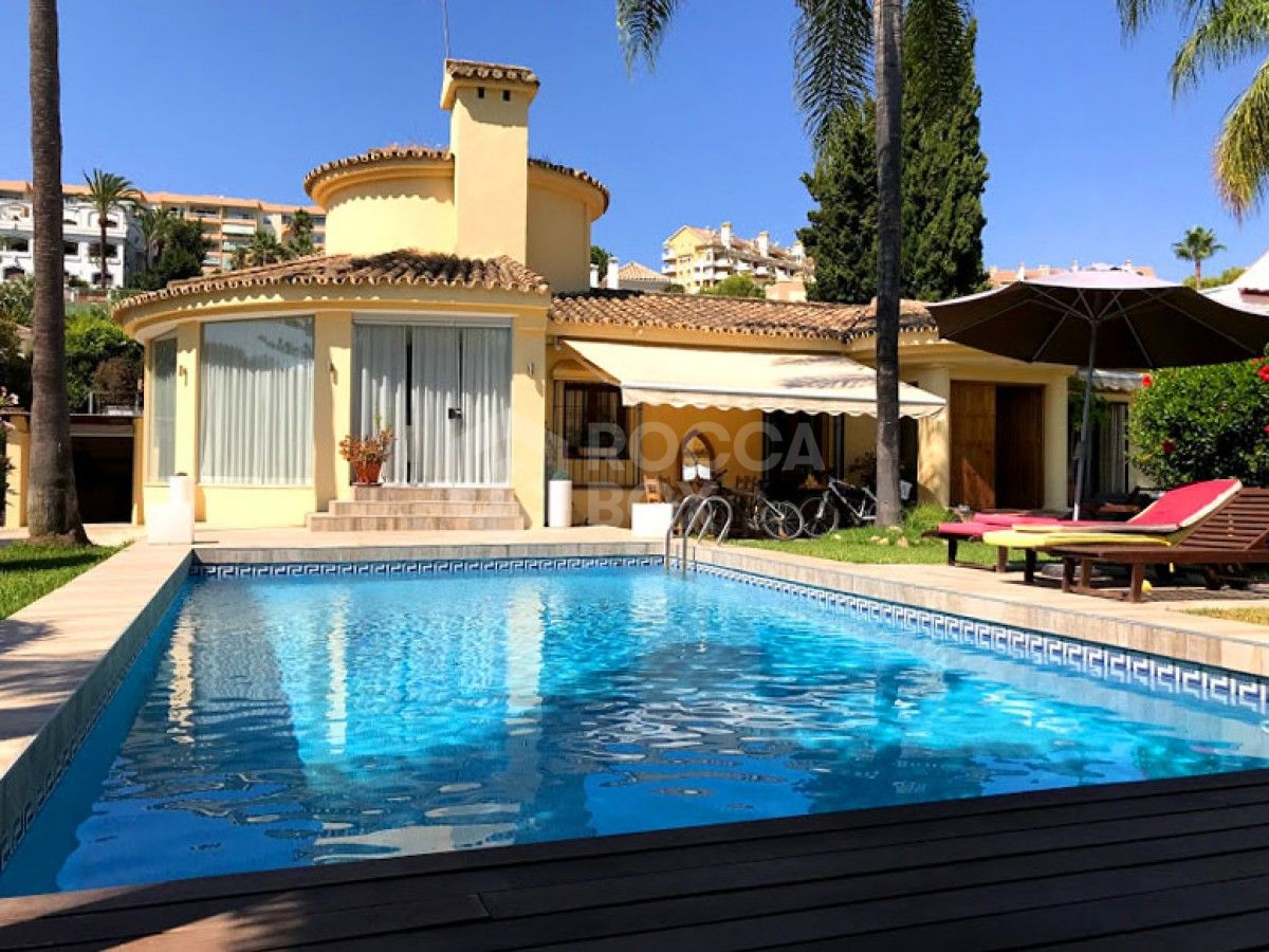 Idyllic Villa for sale in Nueva Andalucia
