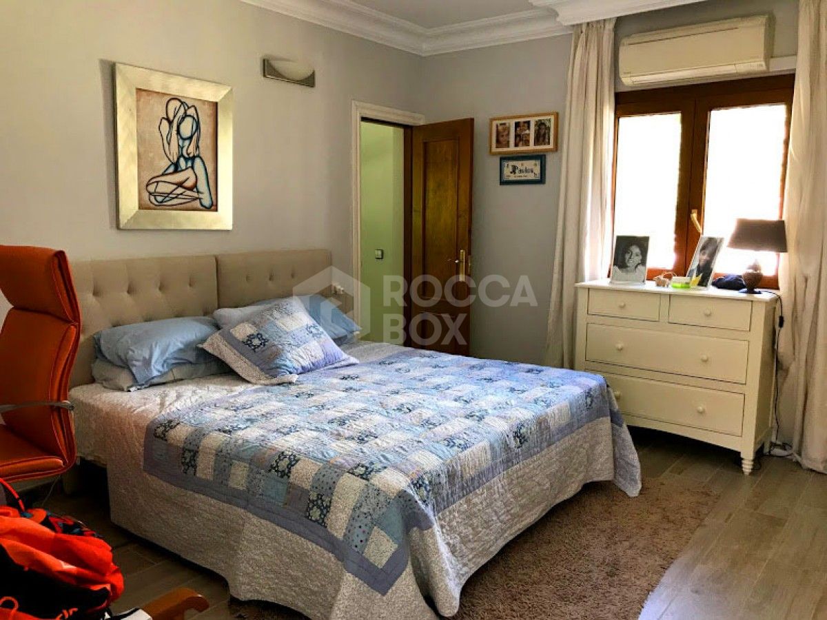 Idyllic Villa for sale in Nueva Andalucia