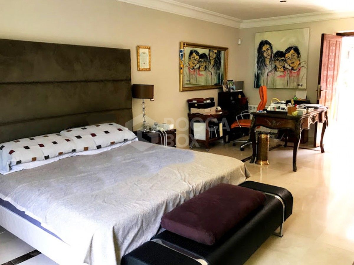 Idyllic Villa for sale in Nueva Andalucia