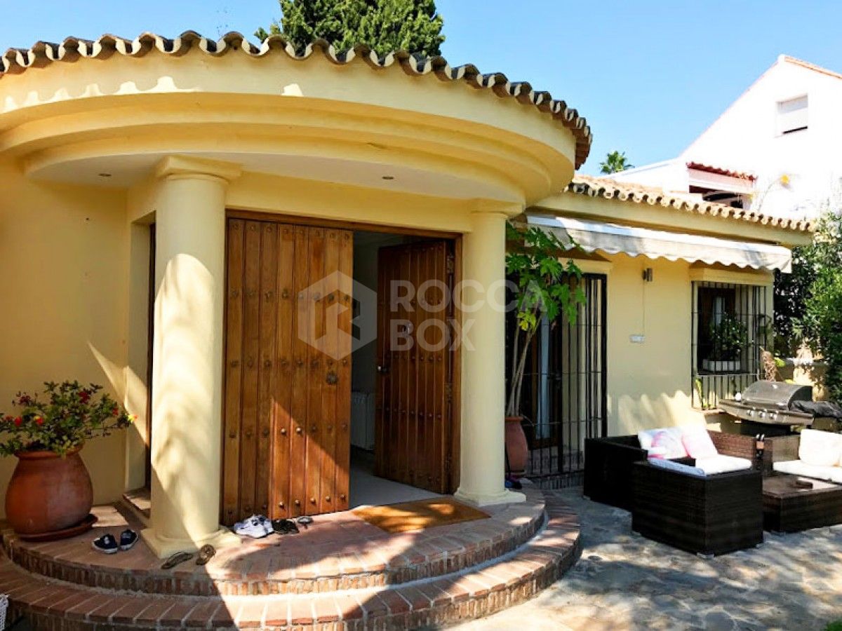 Idyllic Villa for sale in Nueva Andalucia