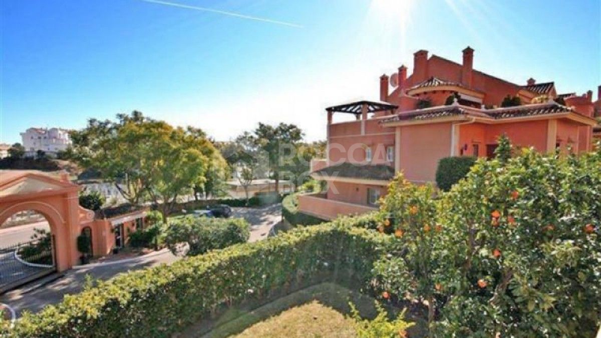 4 bedroom garden duplex apartment for sale nueva andalucia marbella