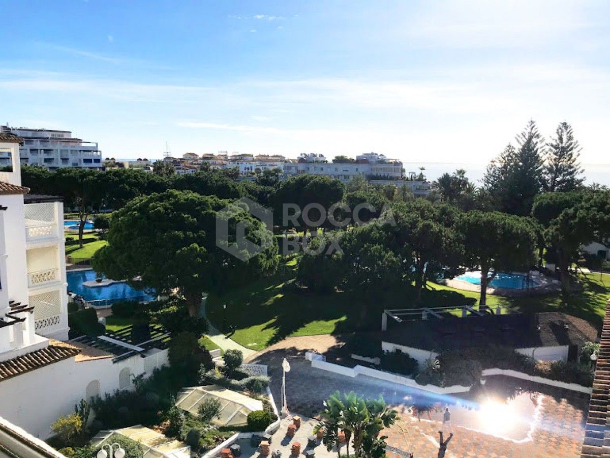 Luxury three bedroom apartment for sale in Playas de Duque,Puerto Banus.