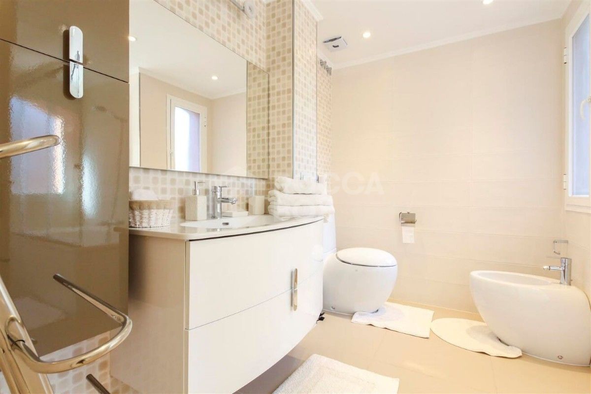 Spacious Apartment in Guadalmina Baja to sale