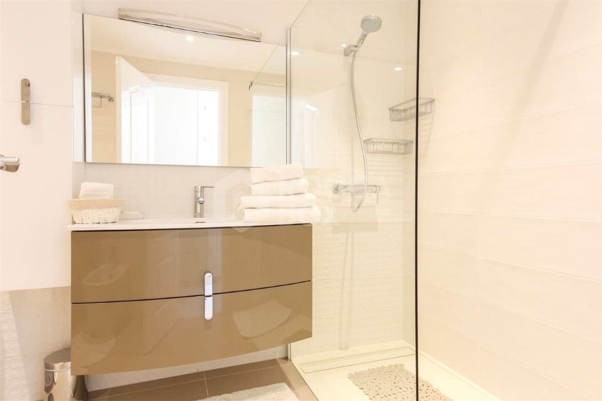 Spacious Apartment in Guadalmina Baja to sale