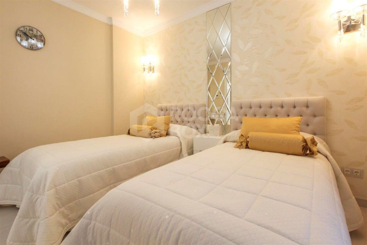 Spacious Apartment in Guadalmina Baja to sale