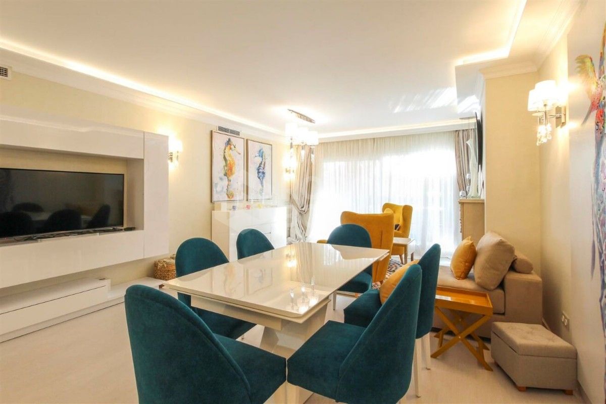 Spacious Apartment in Guadalmina Baja to sale