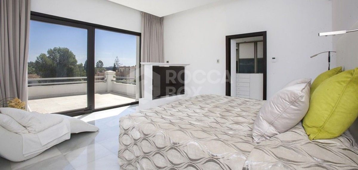 A super contemporary 5 bedroom villa close to Puerto Banus for sale