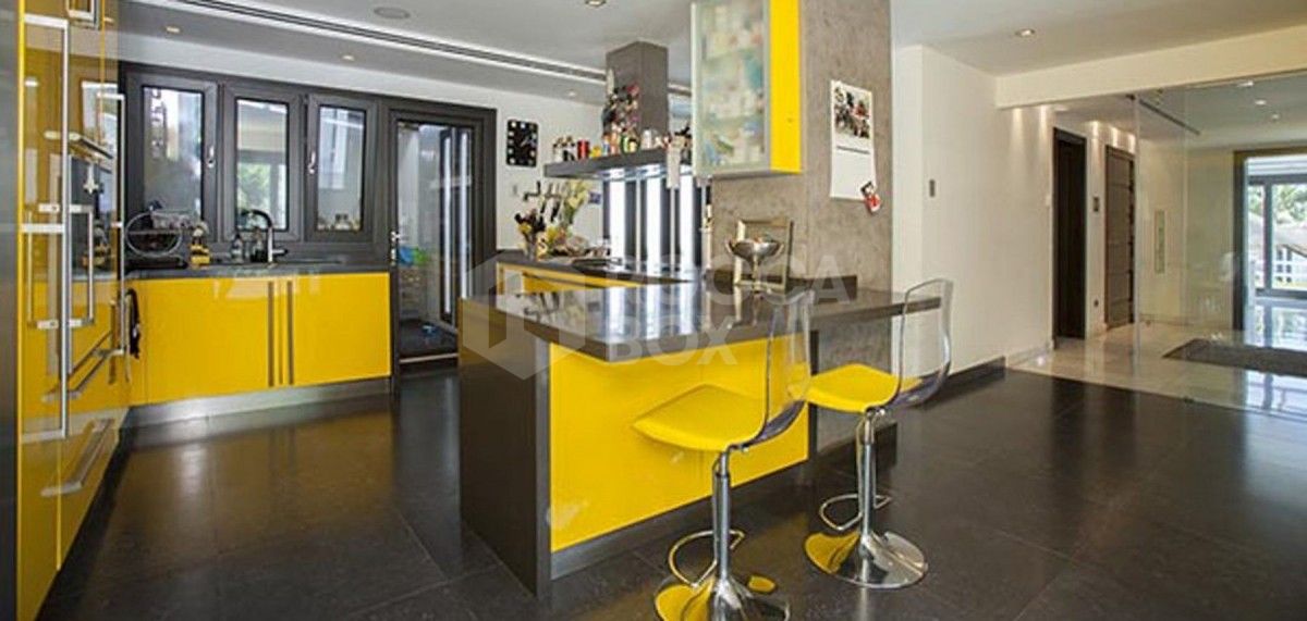 A super contemporary 5 bedroom villa close to Puerto Banus for sale